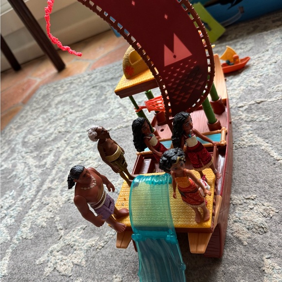 Moana 2 Boat Adventure Sailing Boat Playset with Doll - Picture 4 of 6